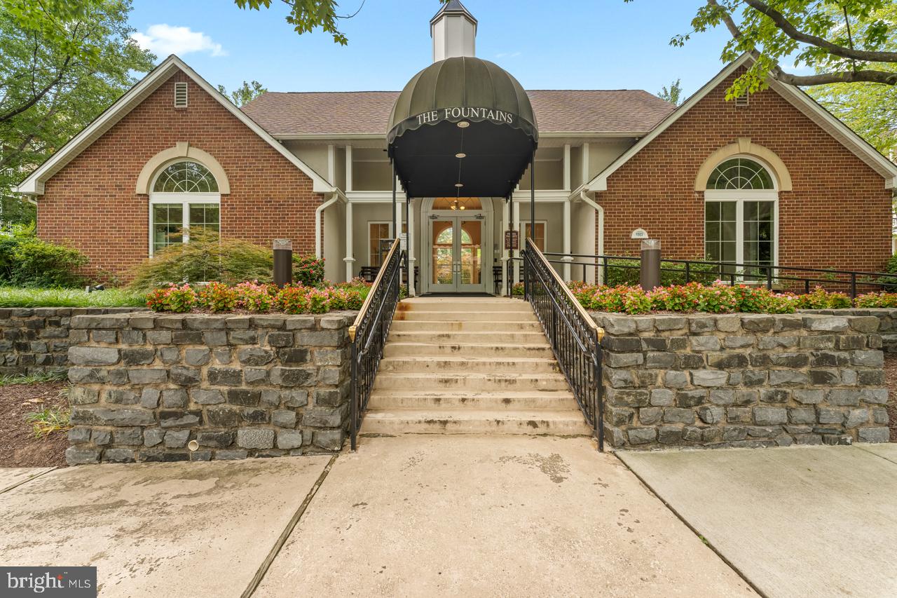 1504 LINCOLN WAY Unit: 209