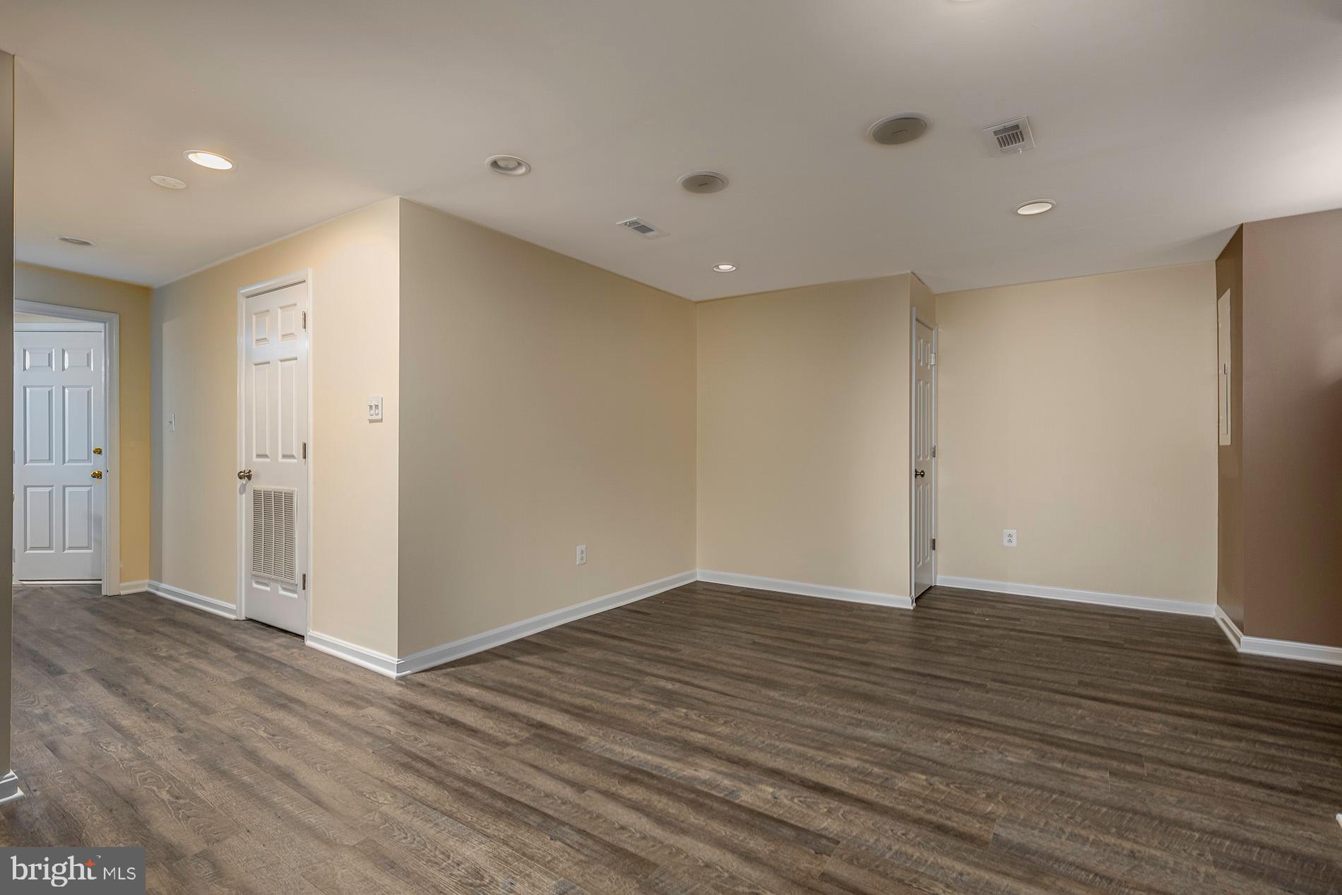 8321 Ridge Crossing Ln