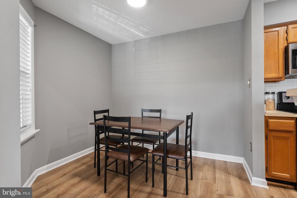 6911 VICTORIA DR