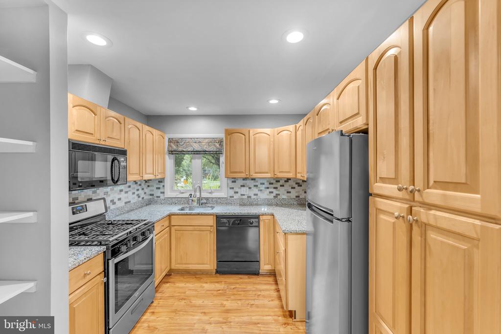 7908 JANSEN DR