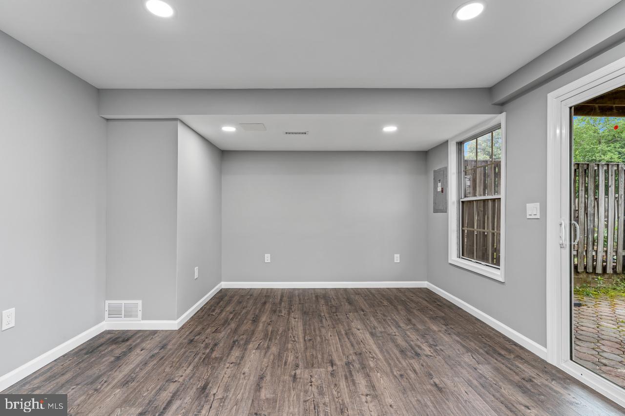 3044 MADDEN COURT