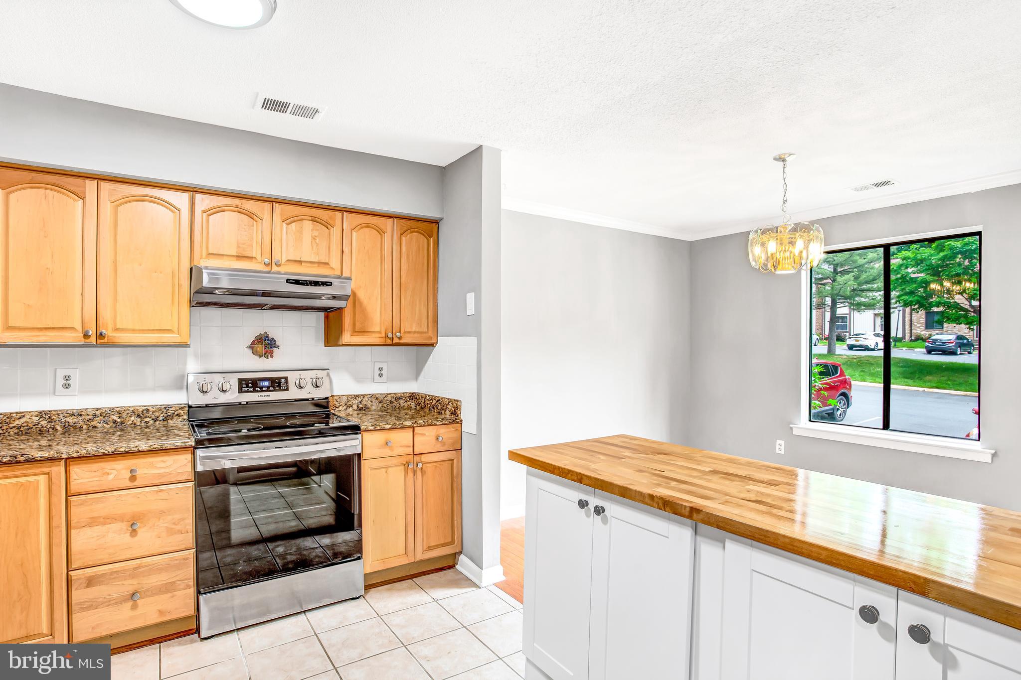 6066 HOLLOW HILL LANE