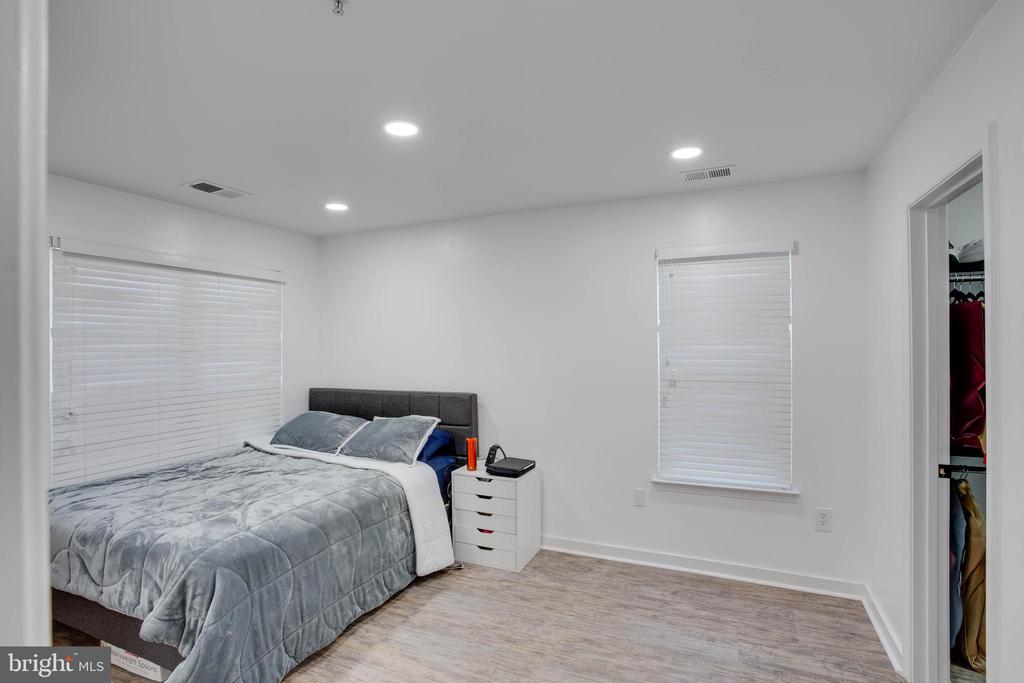 1049 GARDENVIEW LOOP #201