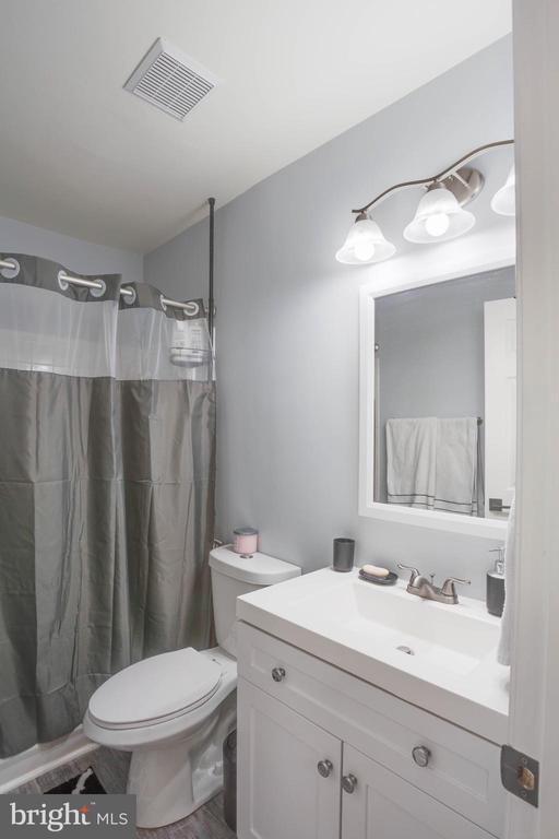 1049 GARDENVIEW LOOP #201