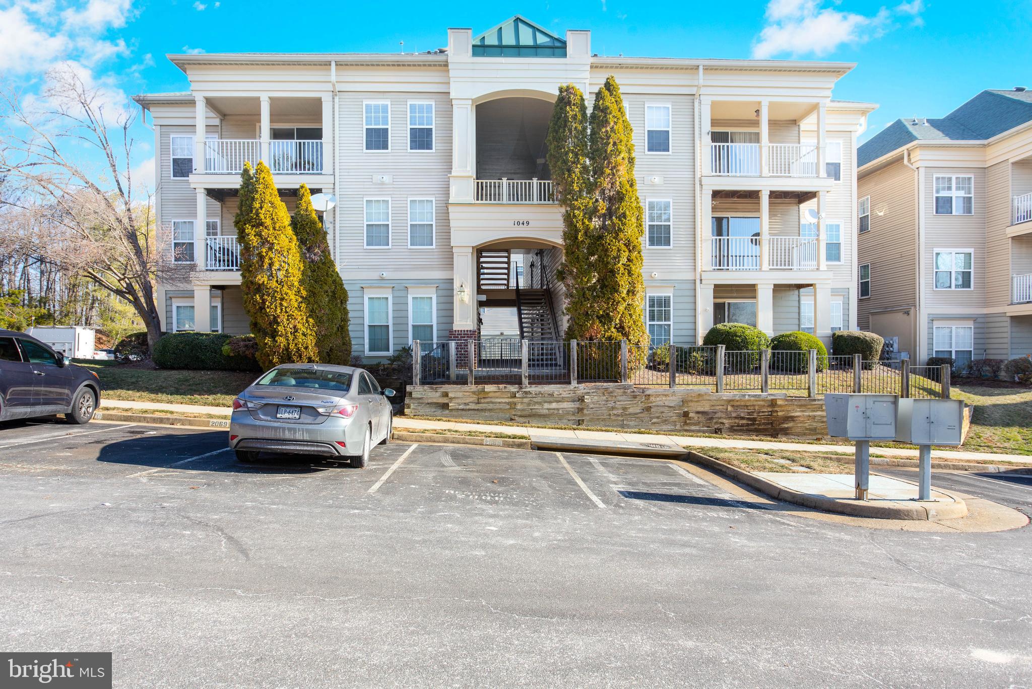 1049 GARDENVIEW LOOP #201