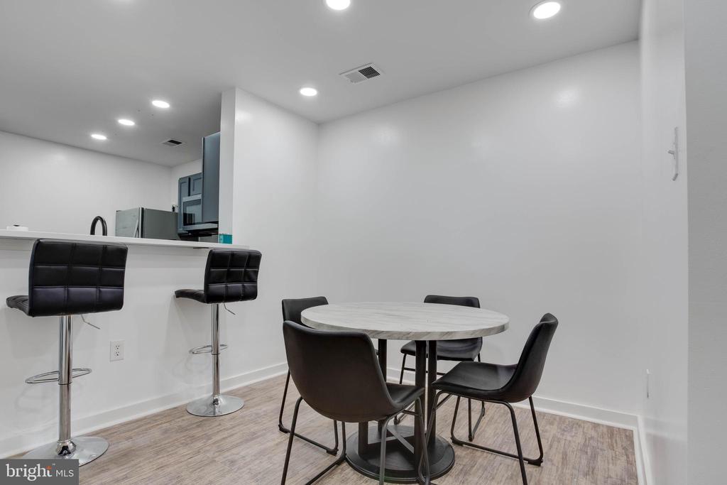 1049 GARDENVIEW LOOP #201