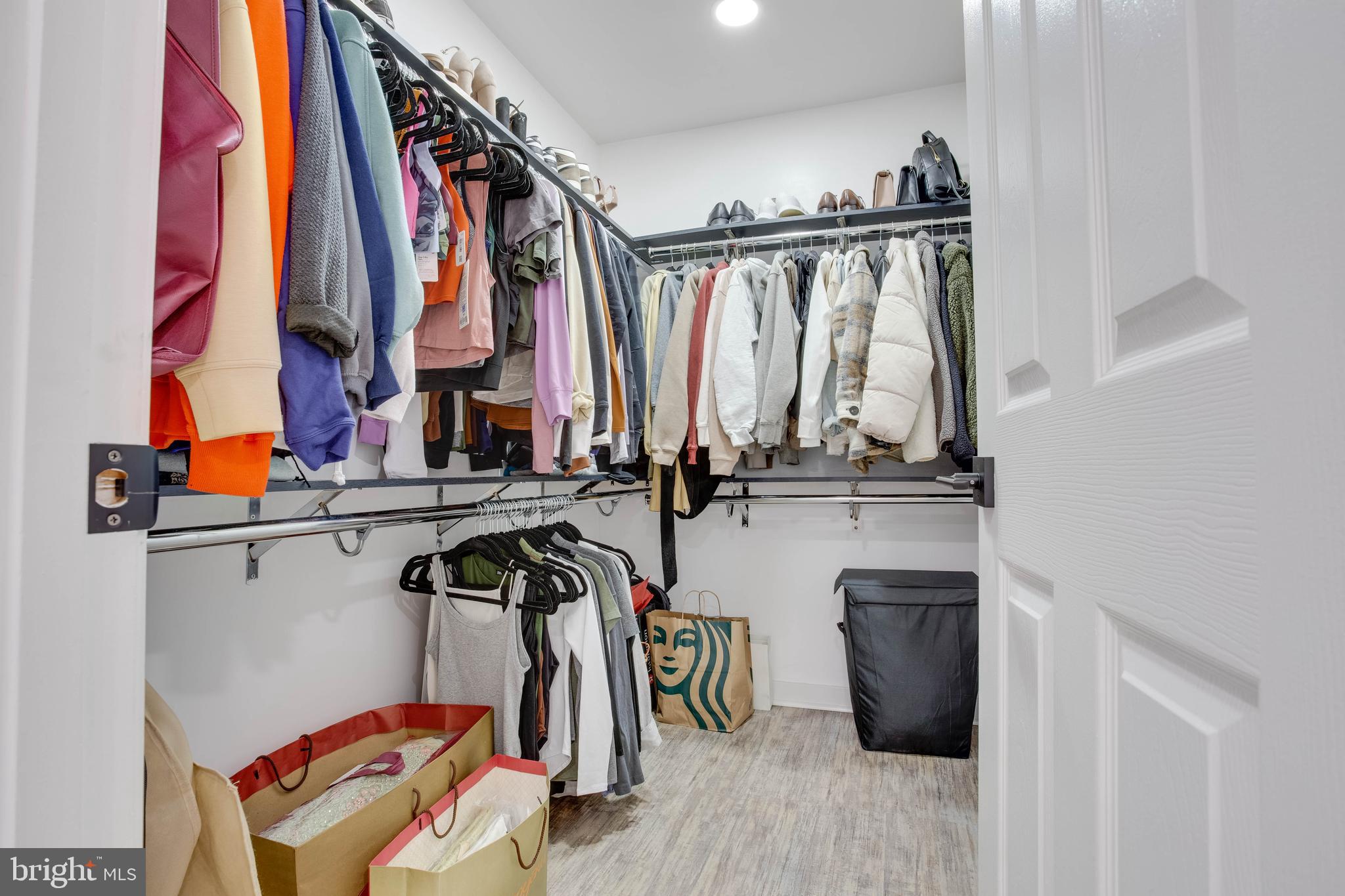 1049 GARDENVIEW LOOP #201