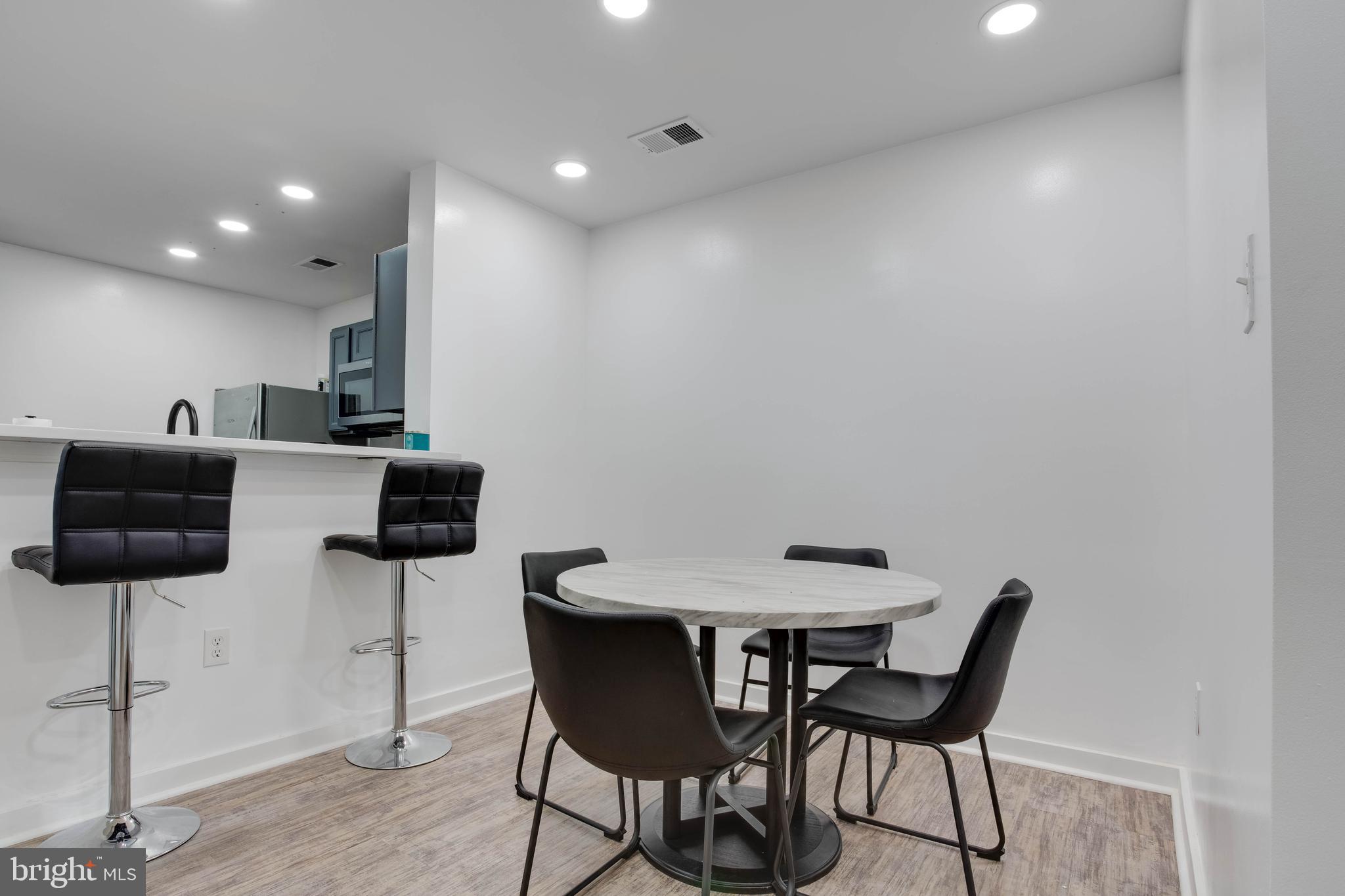 1049 GARDENVIEW LOOP #201