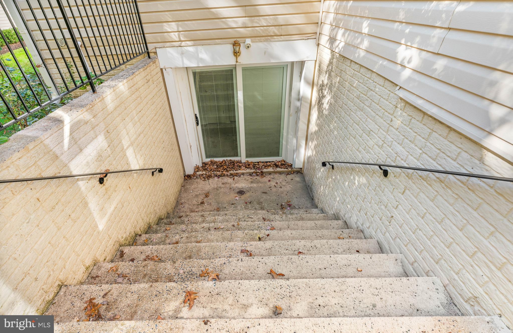 8135 CANCUN COURT