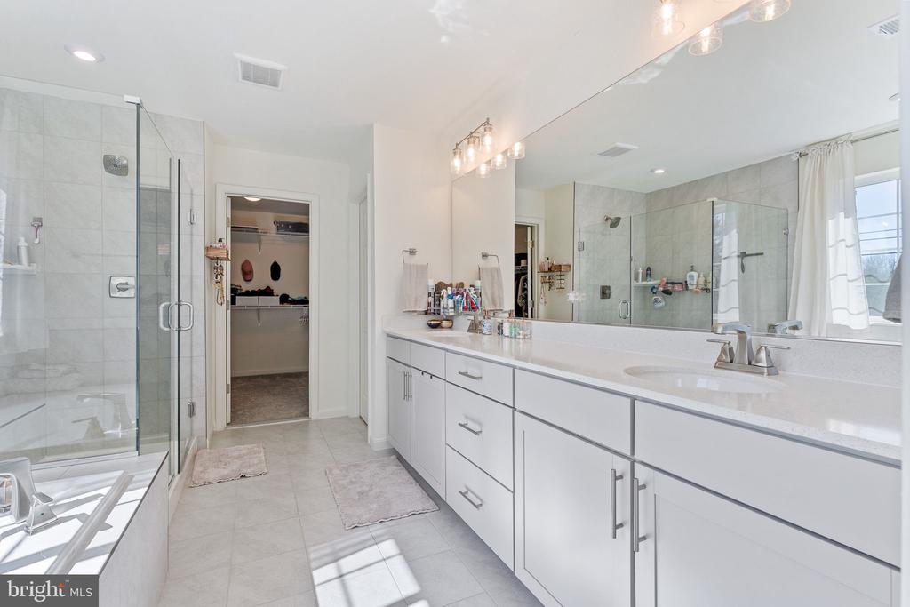 5402 REDGUM LANE