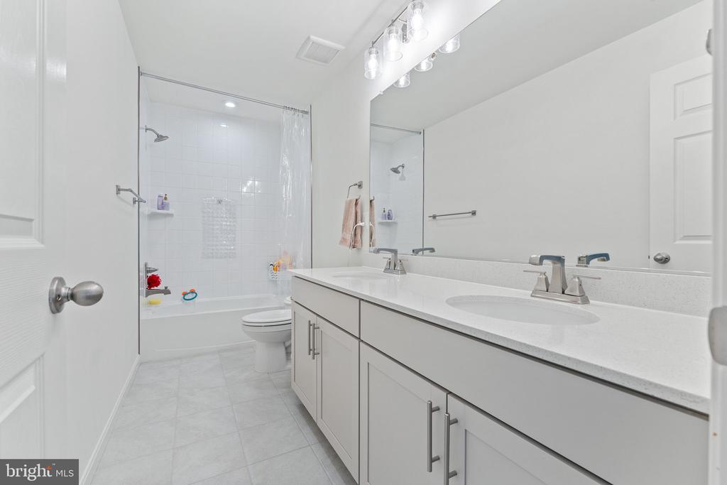 5402 REDGUM LANE