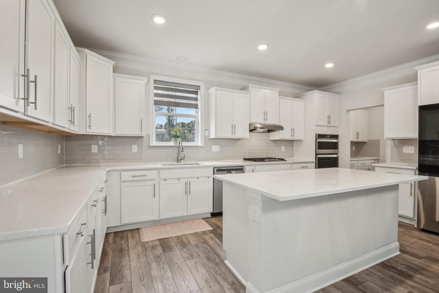 209 Elm St