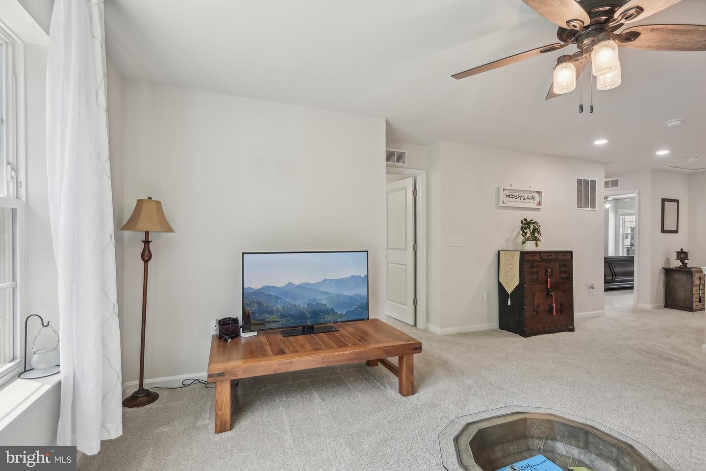 209 Elm St