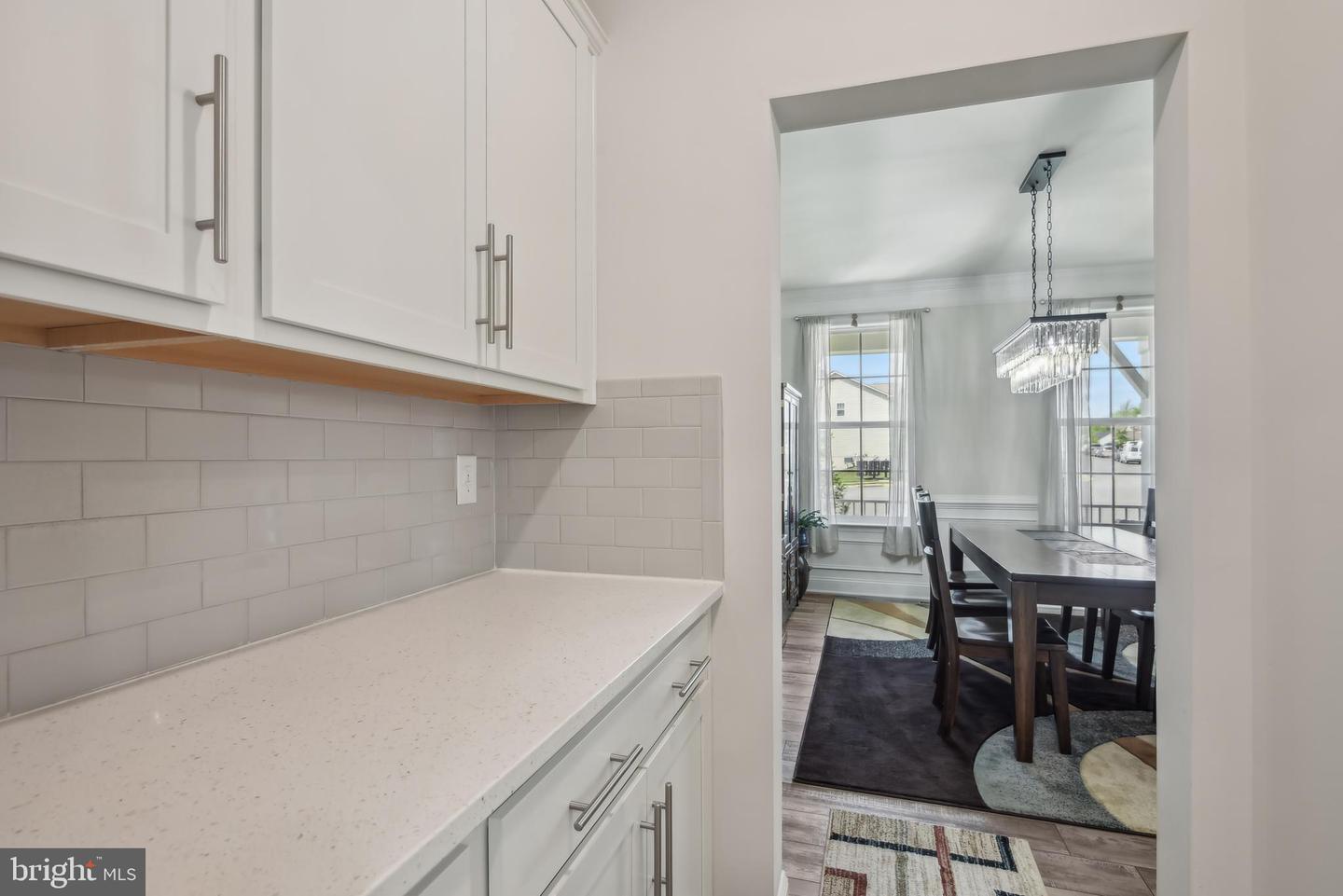 209 Elm St