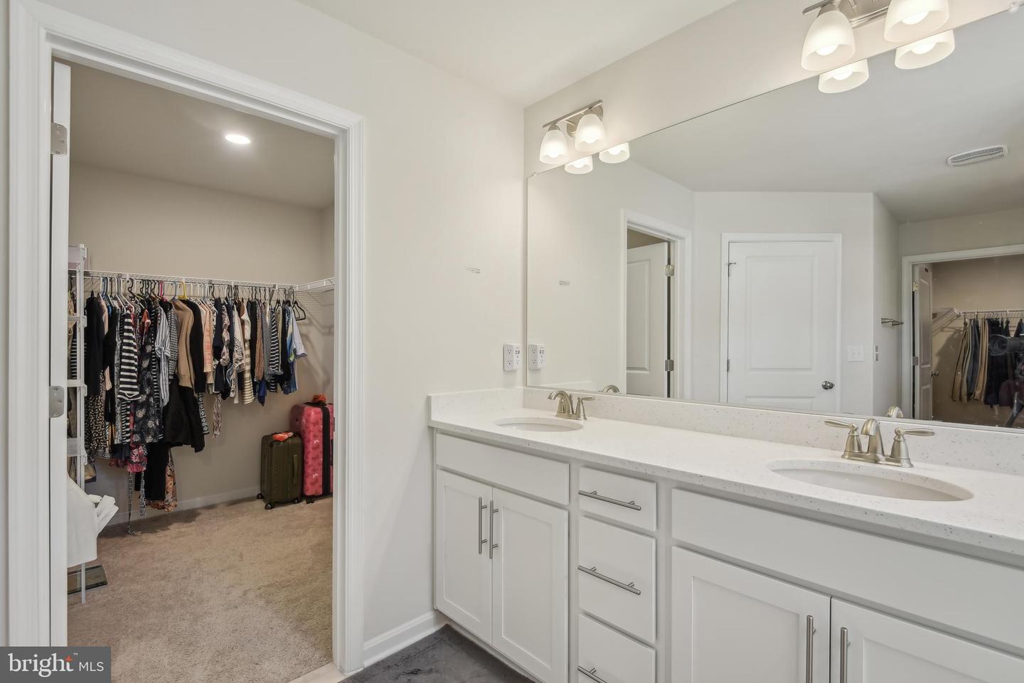 209 Elm St