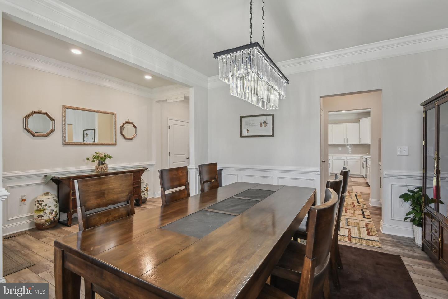 209 Elm St