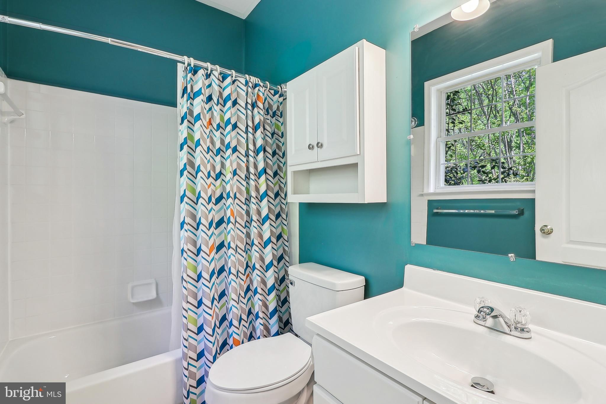 24 MONUMENT DR