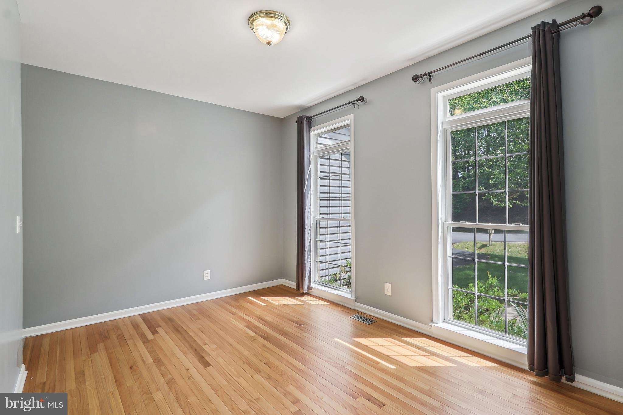 24 MONUMENT DR