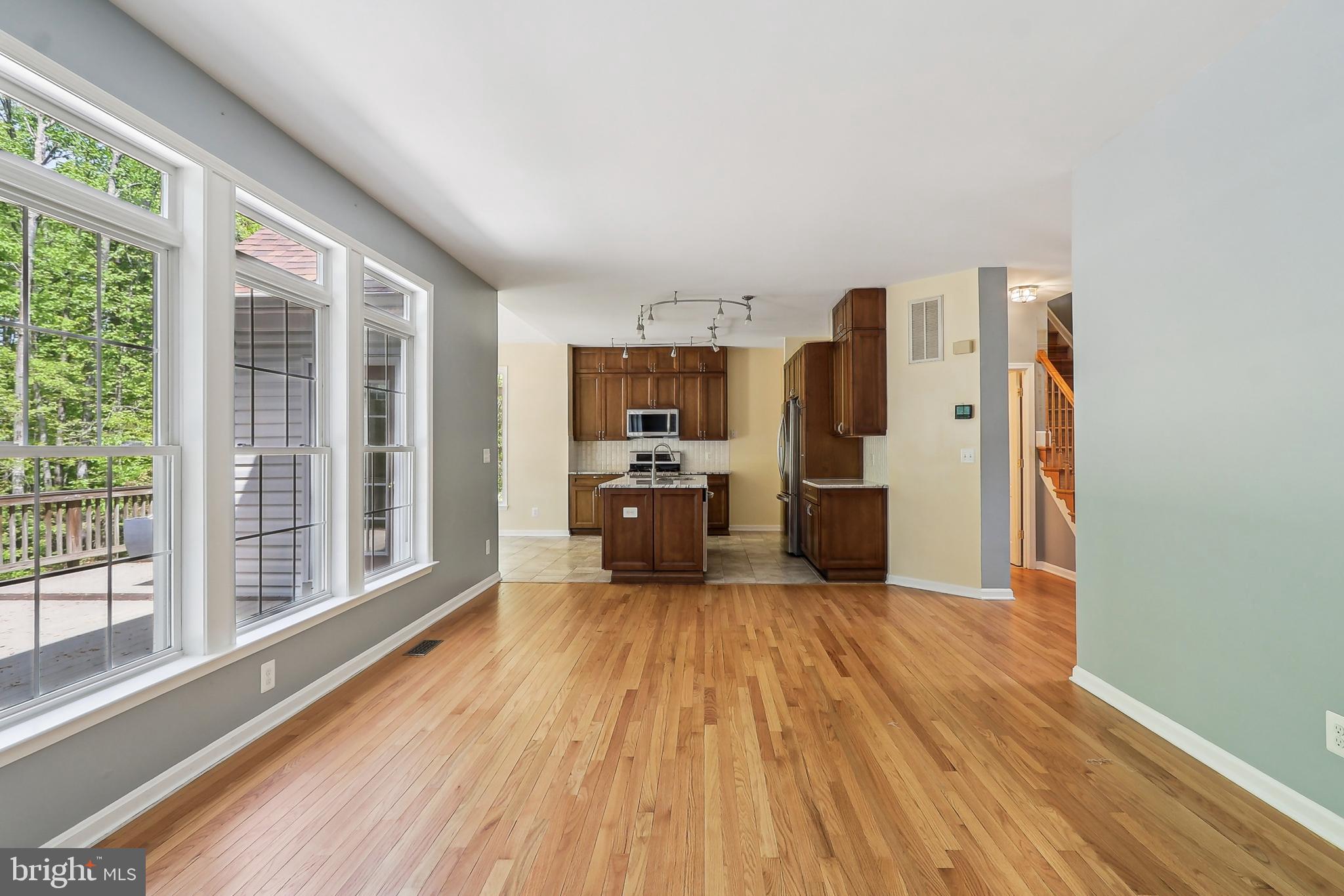24 MONUMENT DR