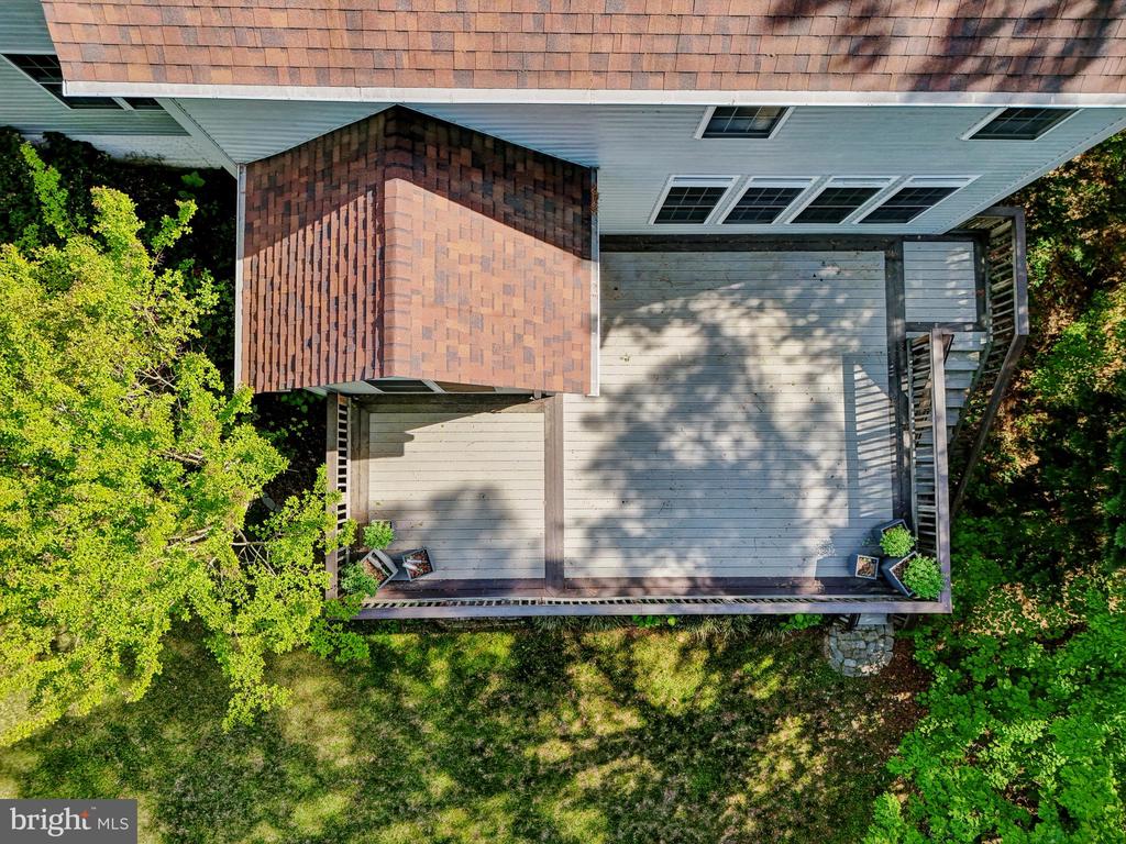 24 MONUMENT DR