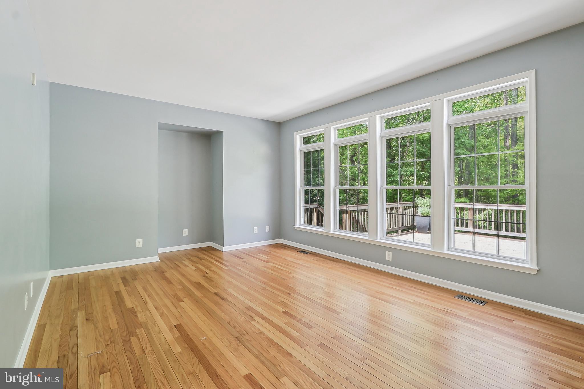 24 MONUMENT DR