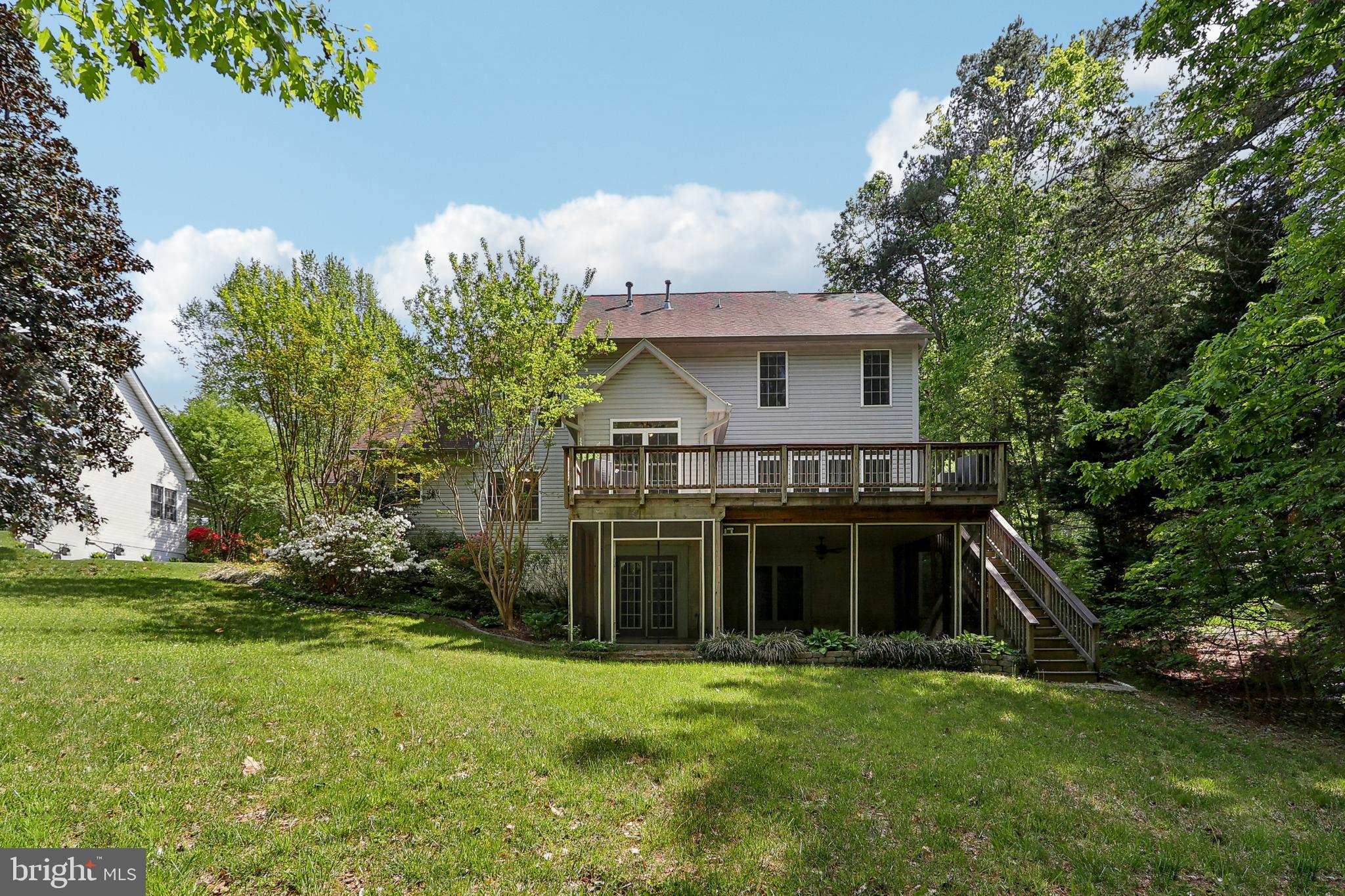 24 MONUMENT DR