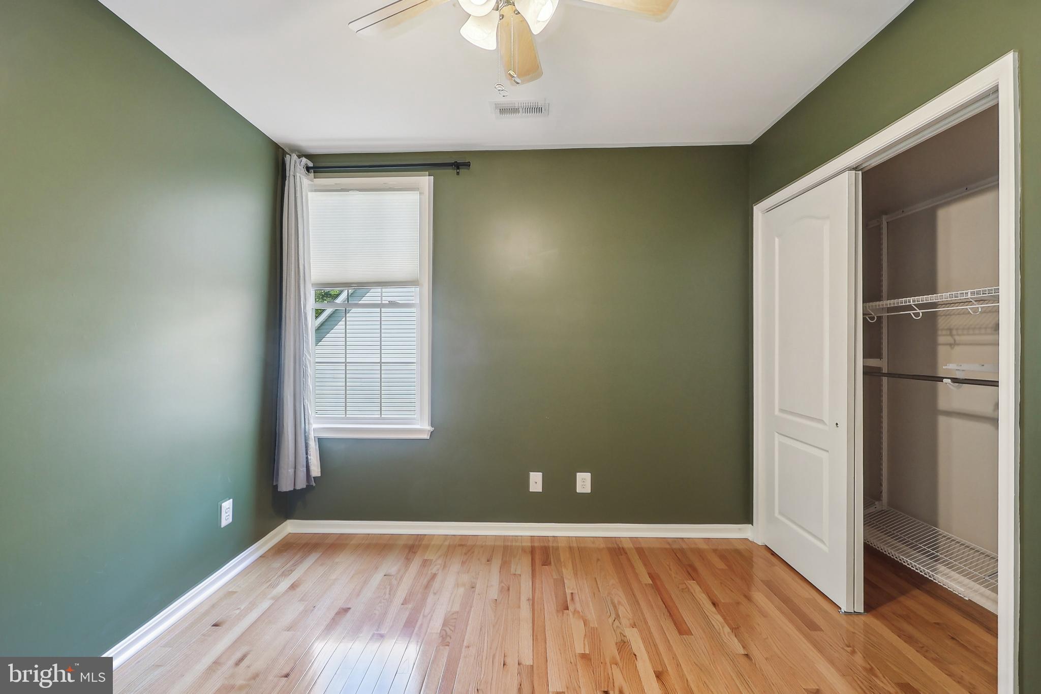 24 MONUMENT DR