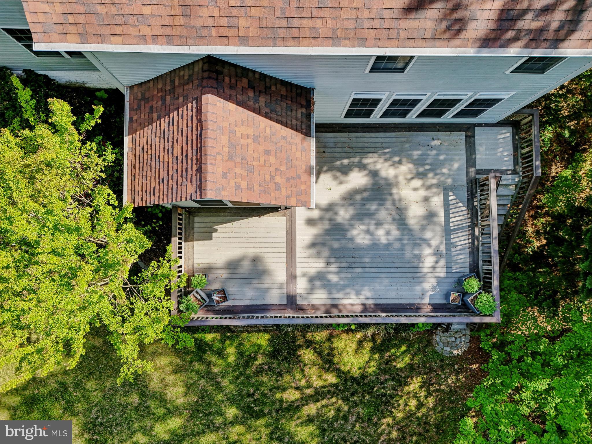 24 MONUMENT DR