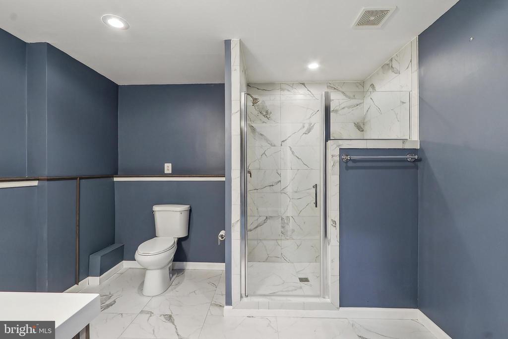 24 MONUMENT DR