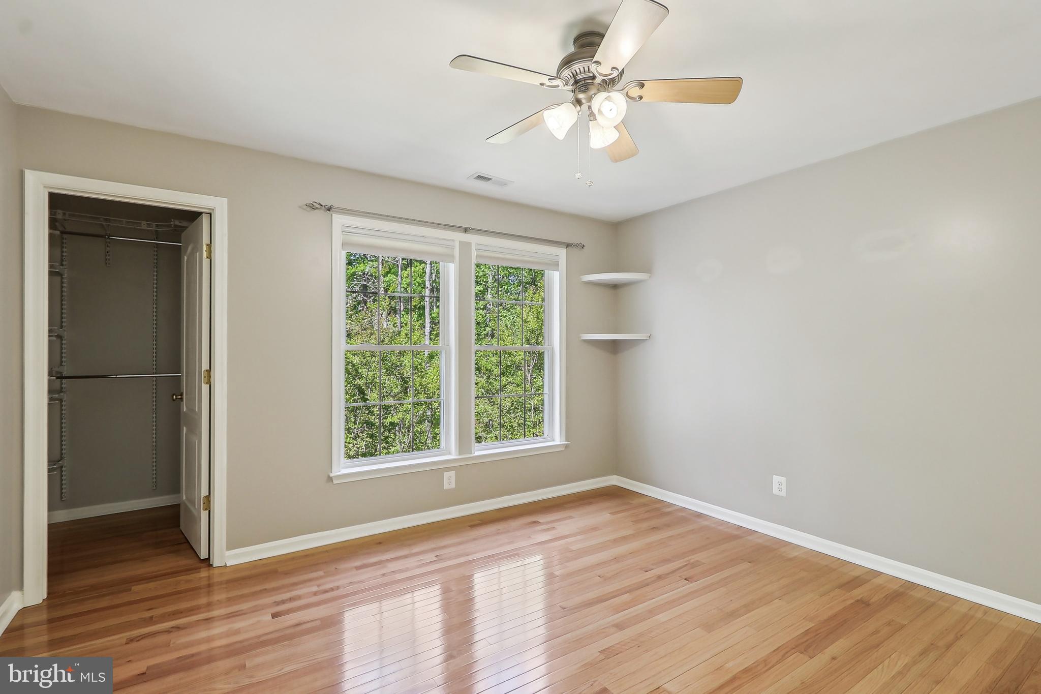 24 MONUMENT DR