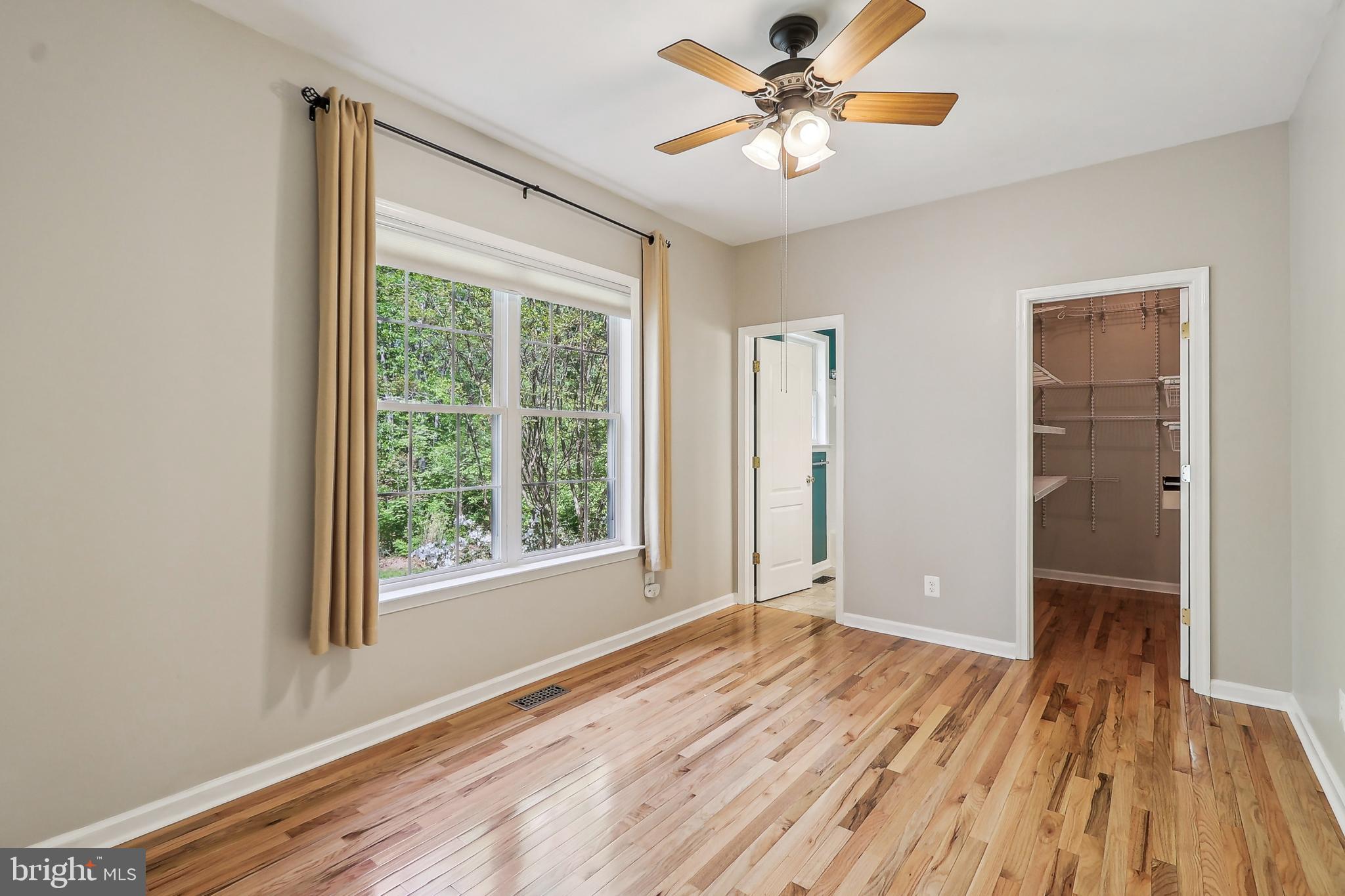 24 MONUMENT DR
