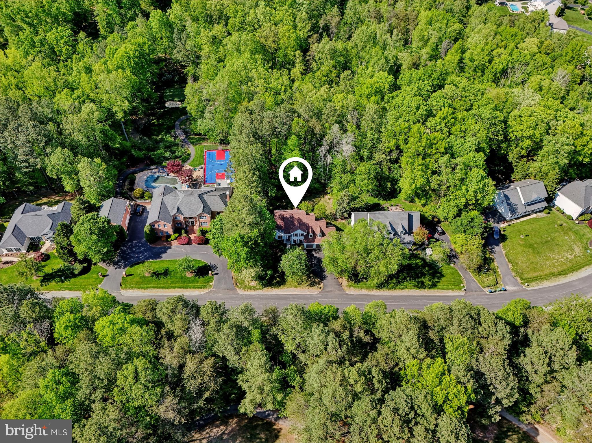 24 MONUMENT DR
