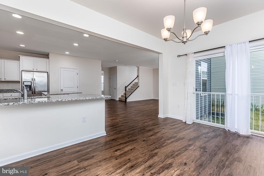 61 BAYSIDE DR