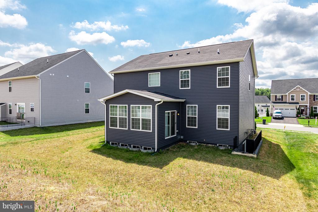 61 BAYSIDE DR