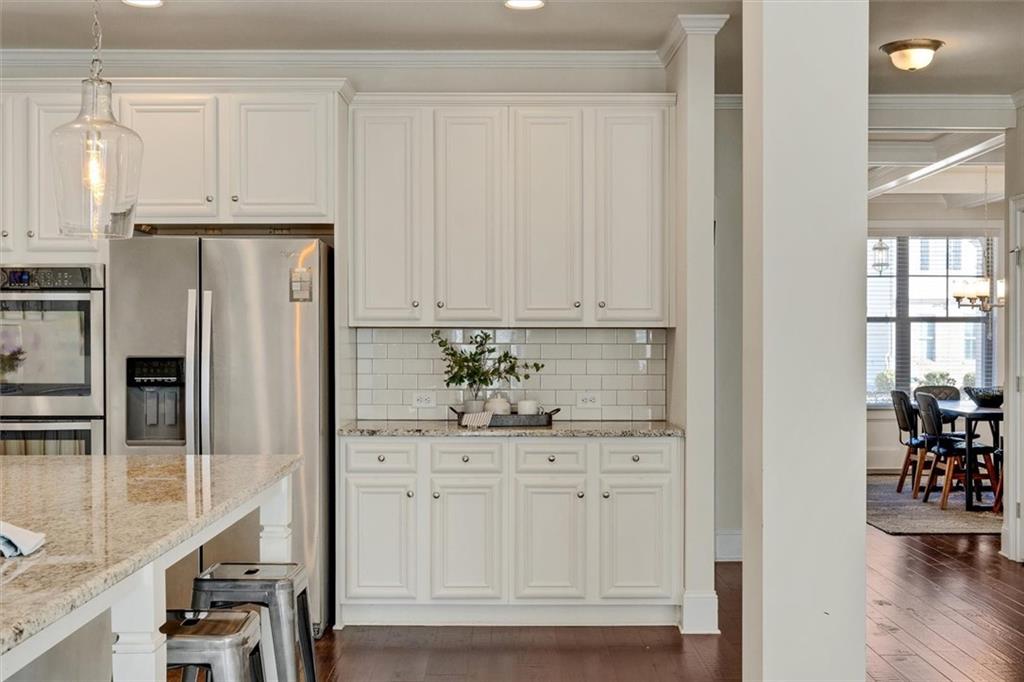 6670 Yellow Birch Street