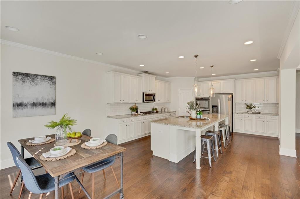 6670 Yellow Birch Street