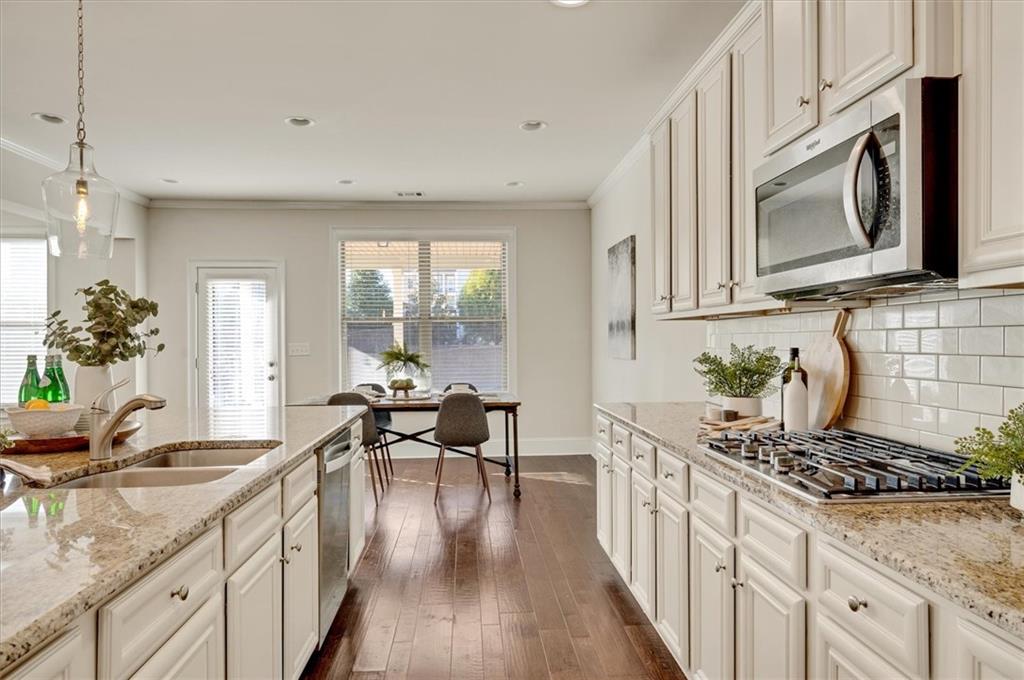 6670 Yellow Birch Street