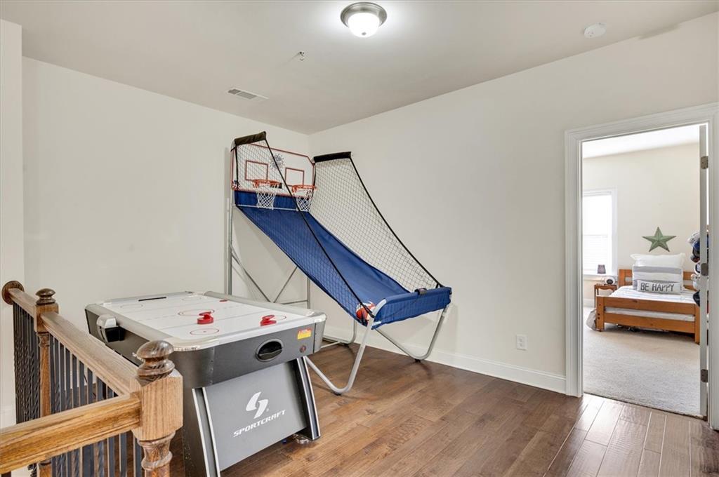 6670 Yellow Birch Street