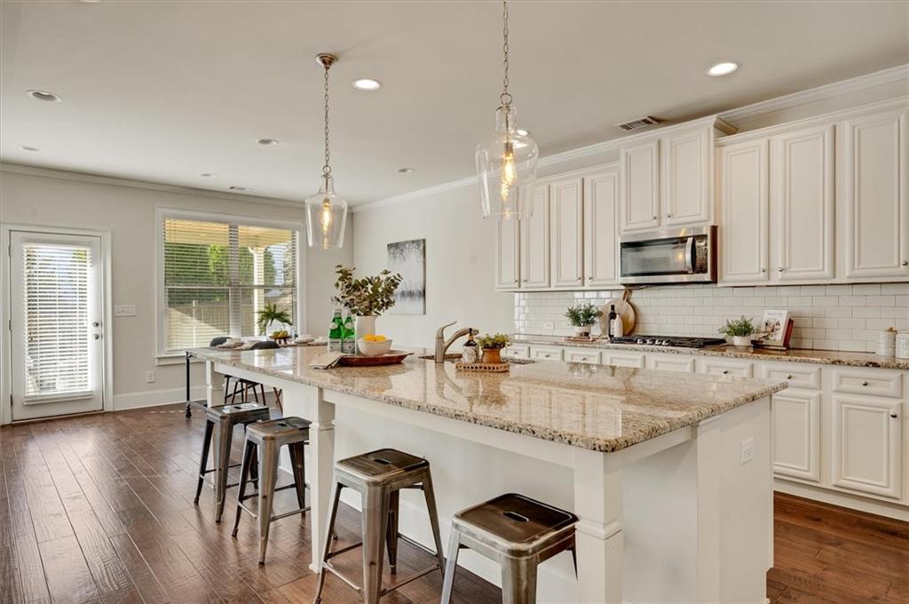 6670 Yellow Birch Street