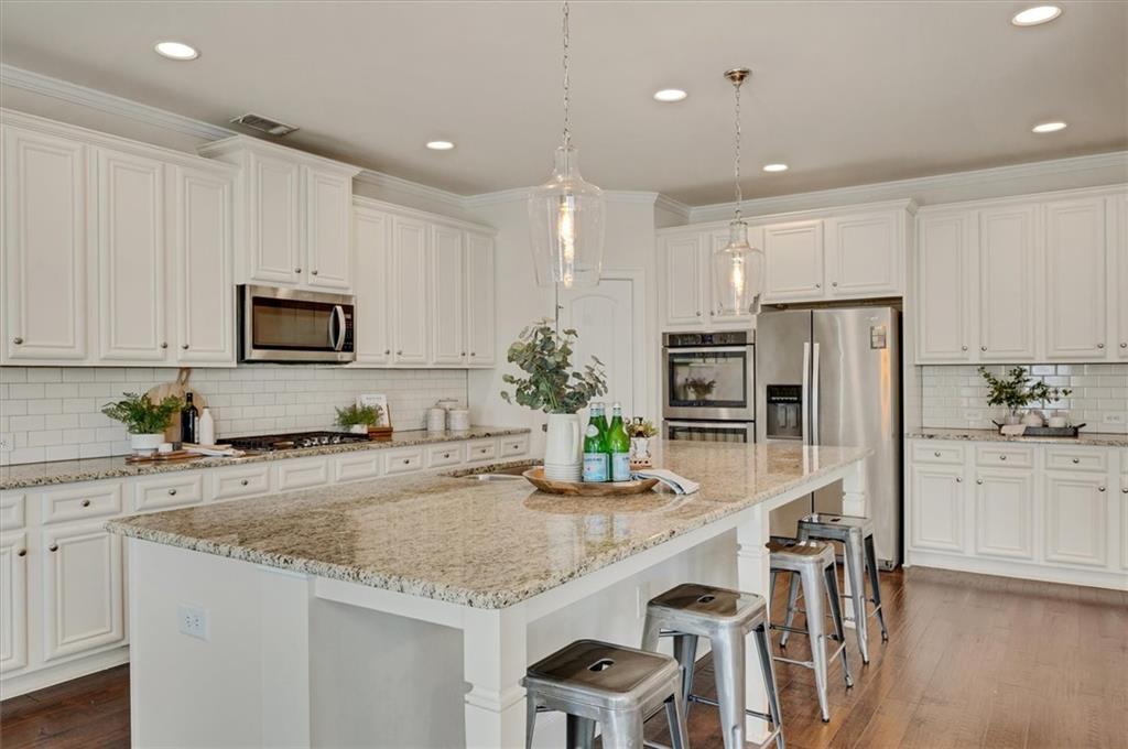 6670 Yellow Birch Street