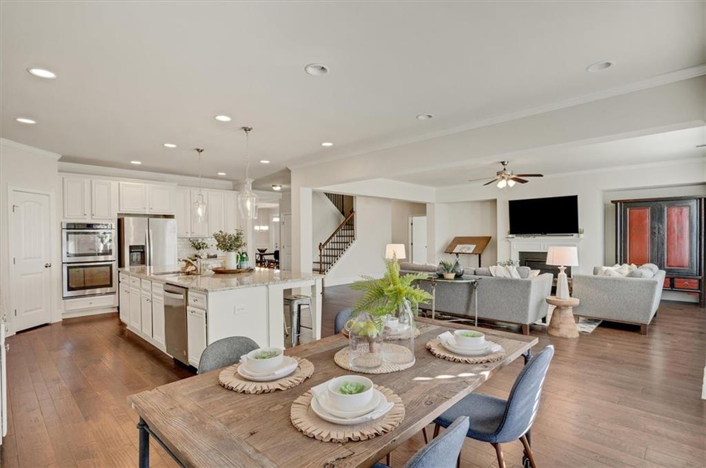 6670 Yellow Birch Street