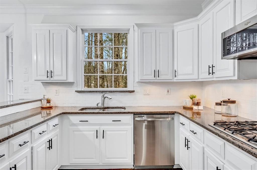 455 Dunhill View Court