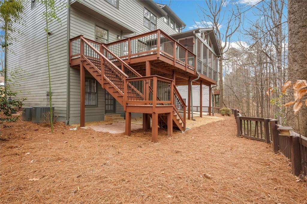 455 Dunhill View Court