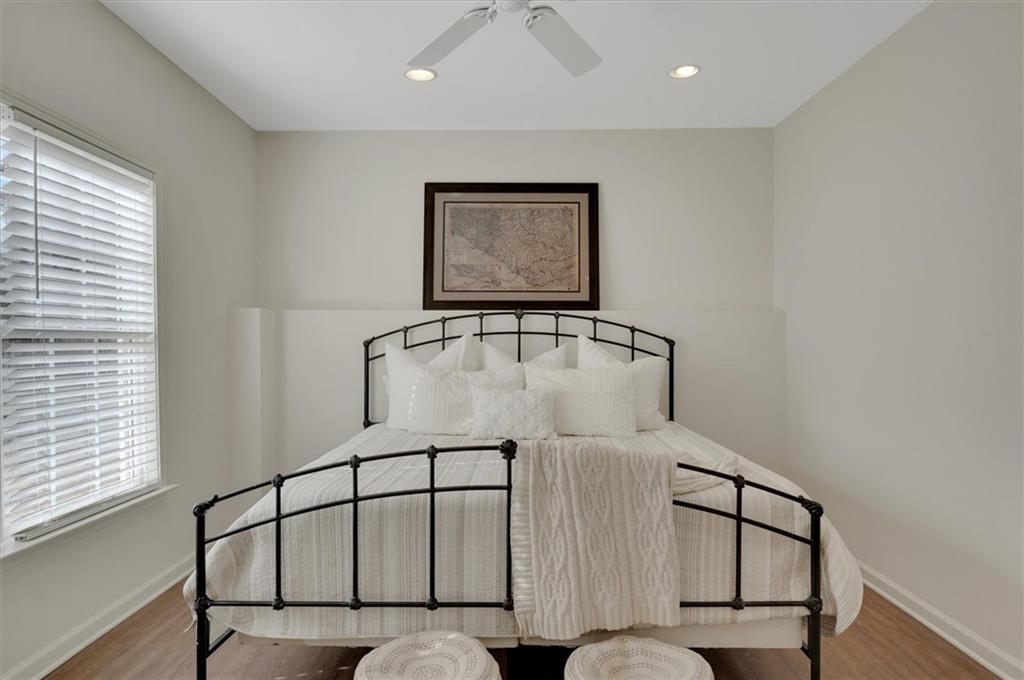 12325 Clairmonte Avenue