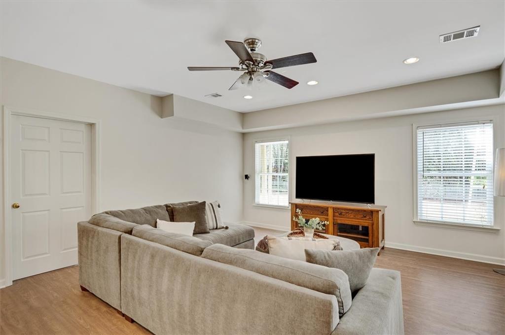 12325 Clairmonte Avenue