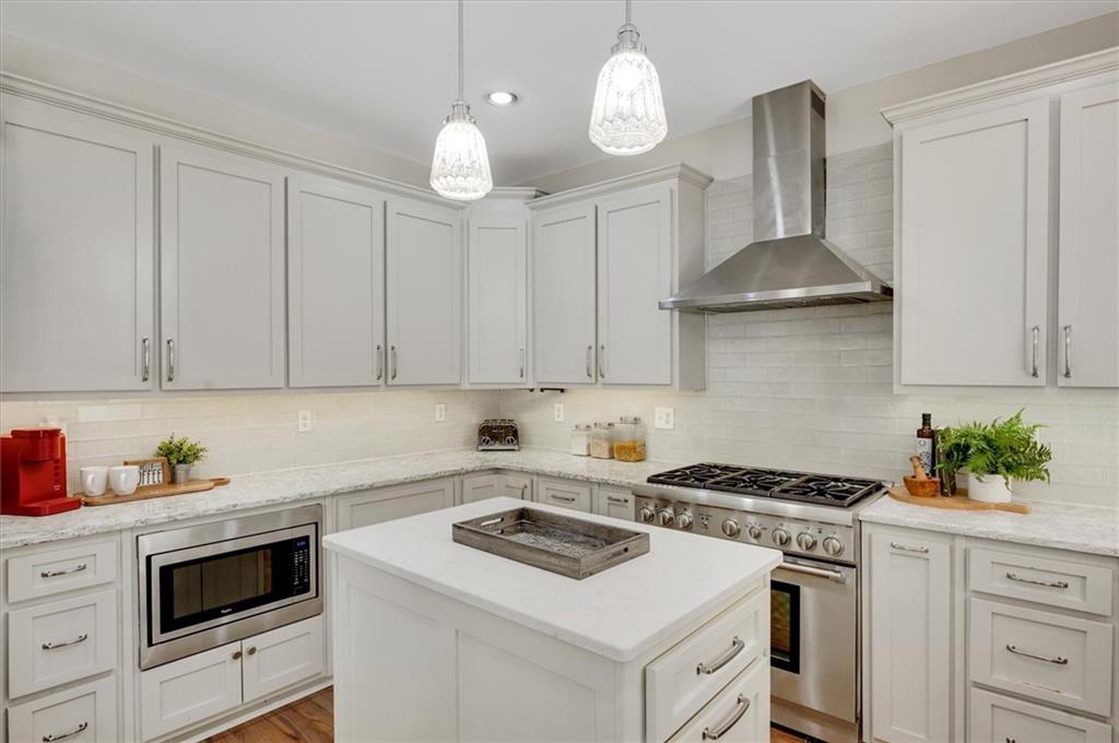 12325 Clairmonte Avenue