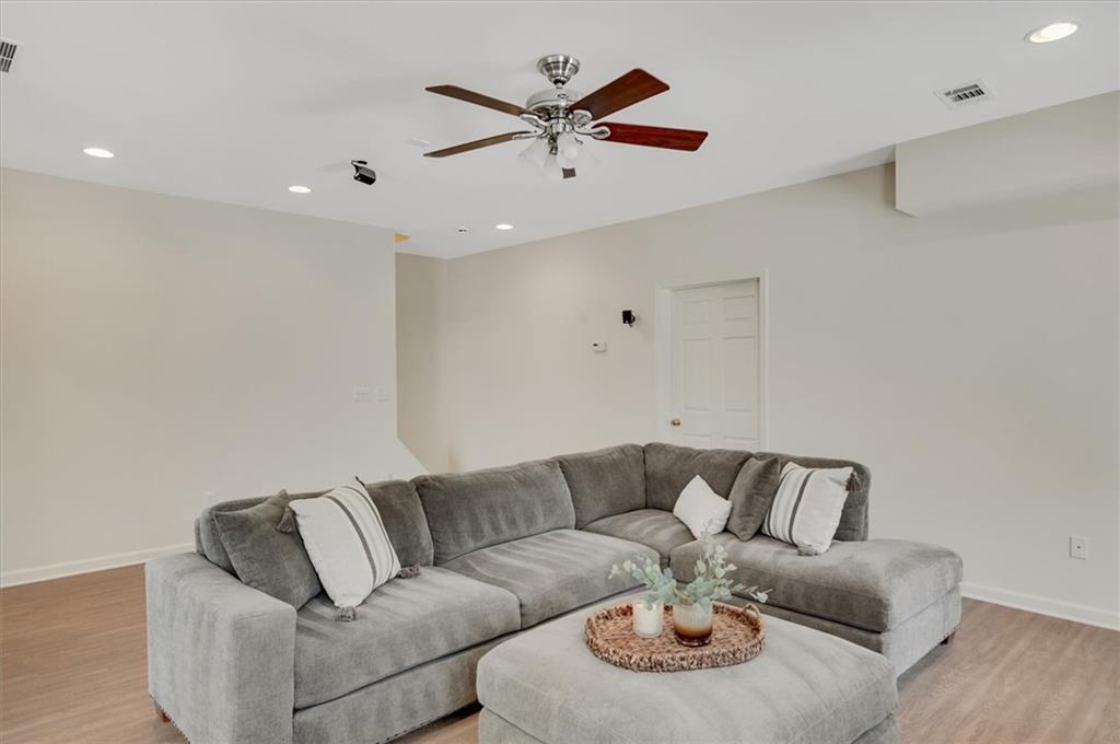 12325 Clairmonte Avenue