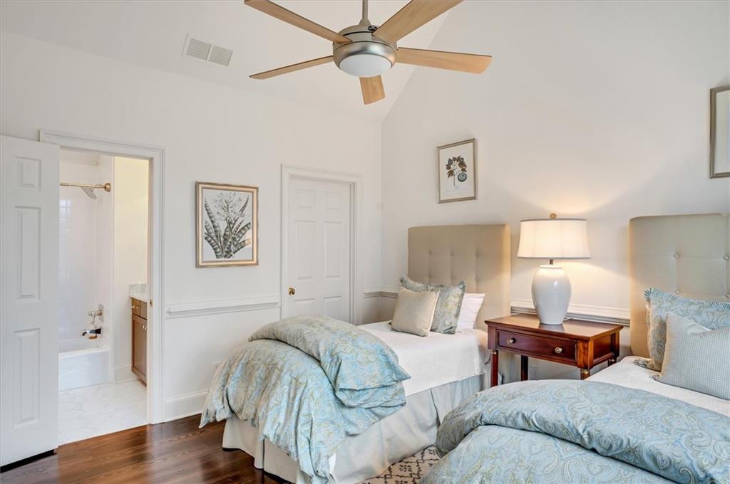 2000 Long Hollow Lane