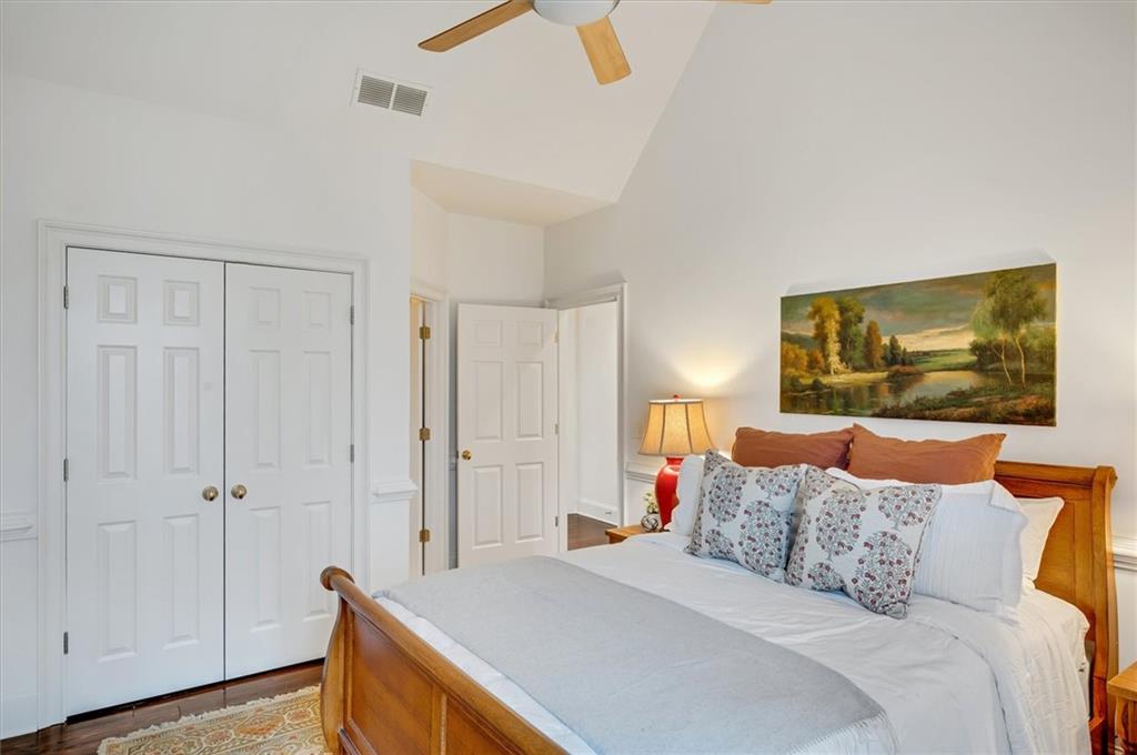 2000 Long Hollow Lane