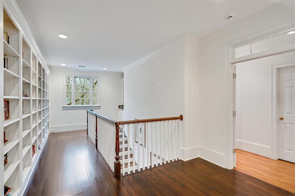 2000 Long Hollow Lane